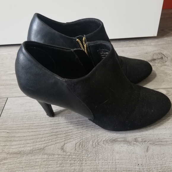 Shoes - Picture 2 of 3